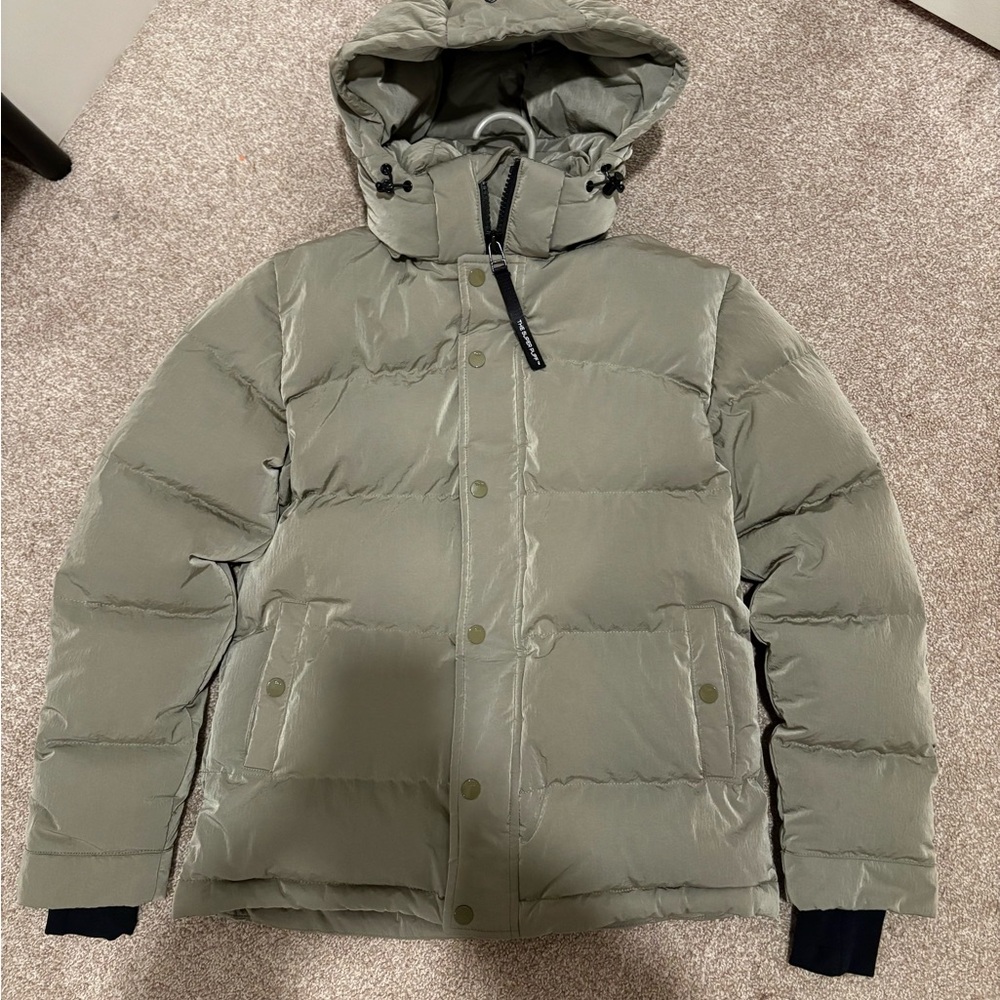 Aritzia super puff down jacket
